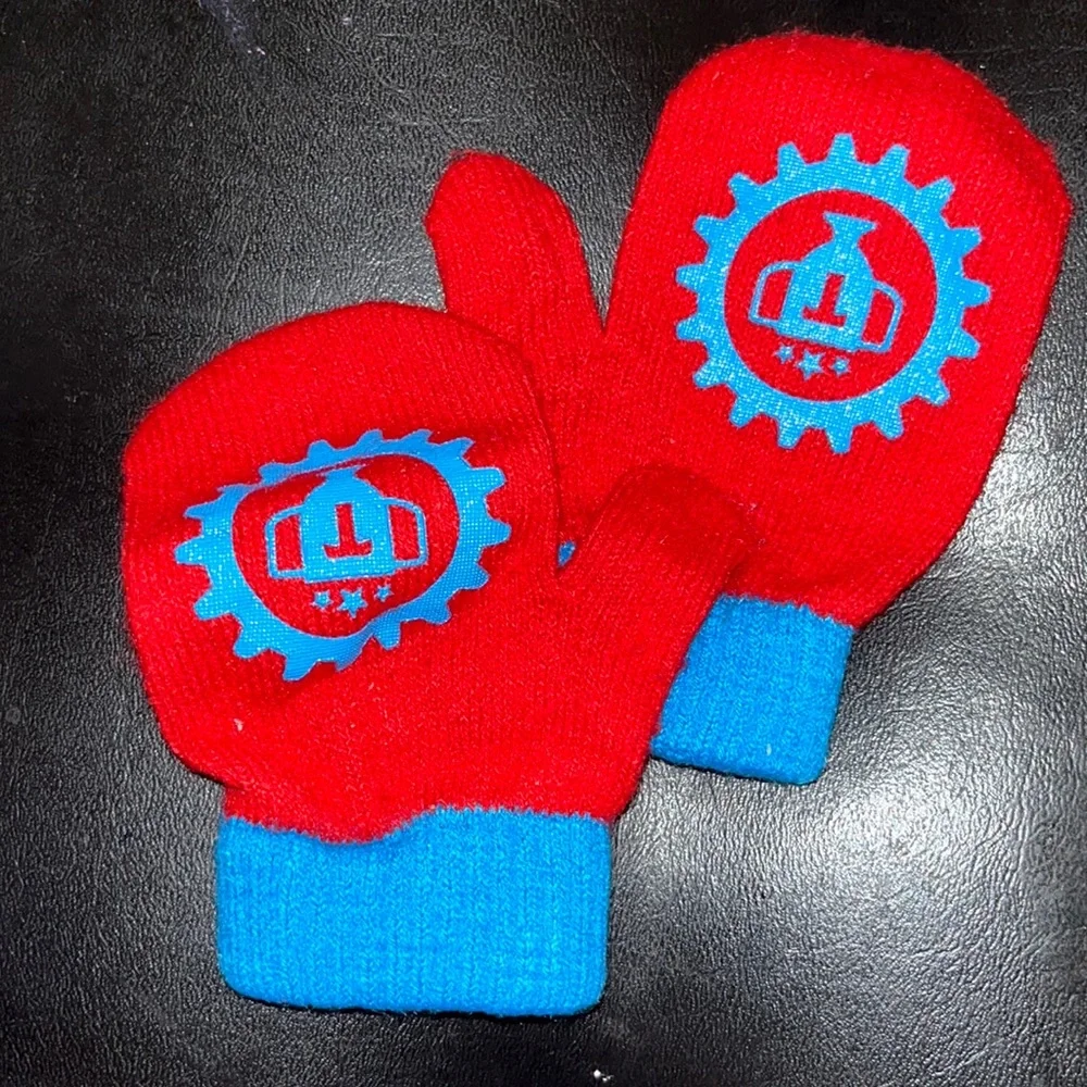 Collectible. Kids Thomas the Train Gloves.